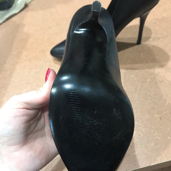 Steve Madden Pointed Toe Pumps - Picture 4 of 4